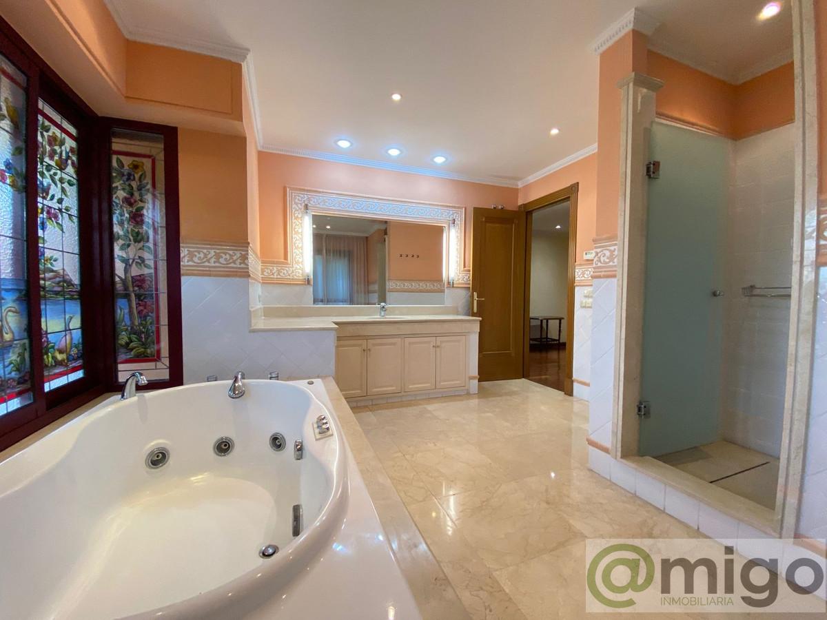 For sale of villa in Marbella