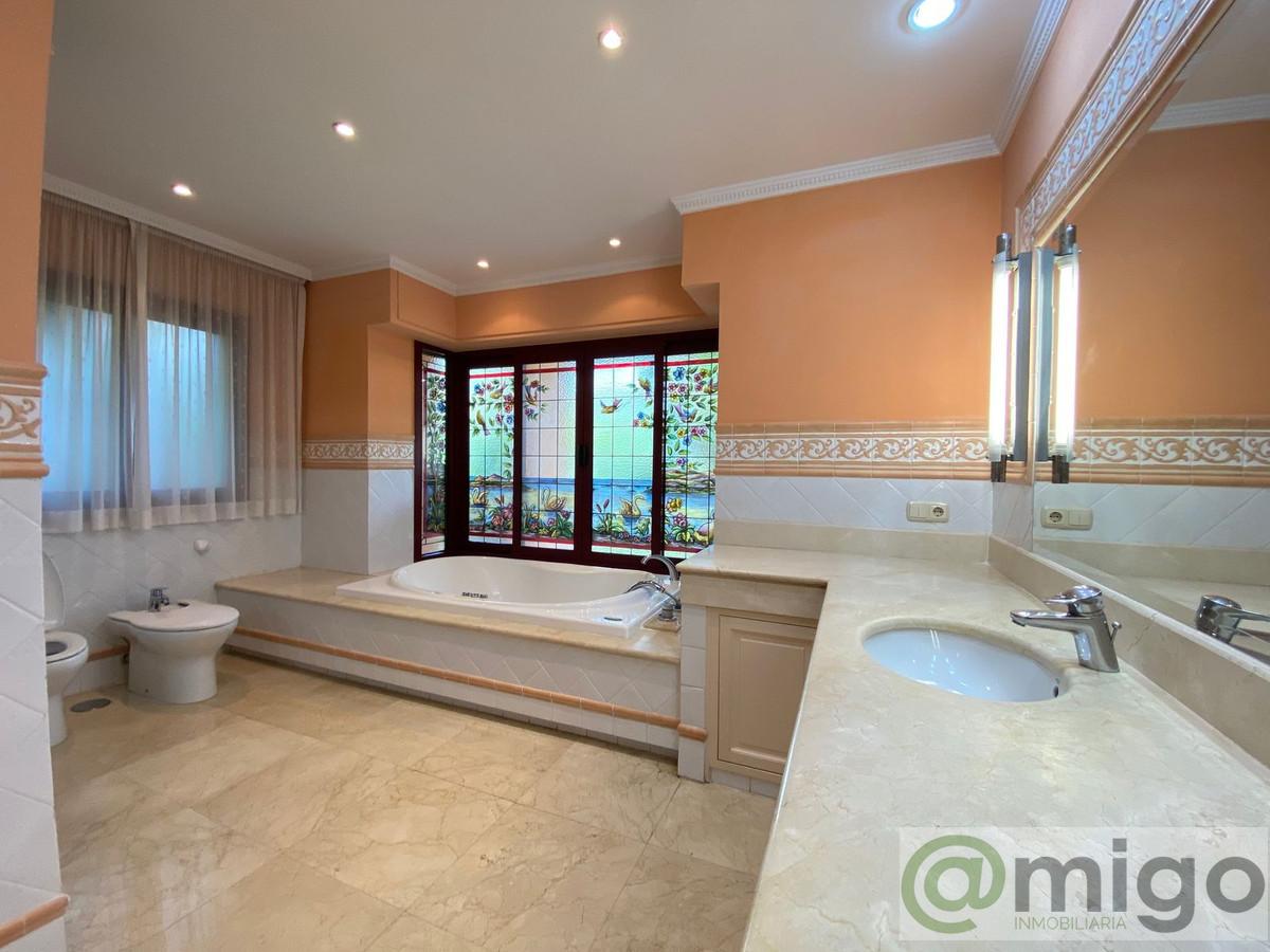 For sale of villa in Marbella
