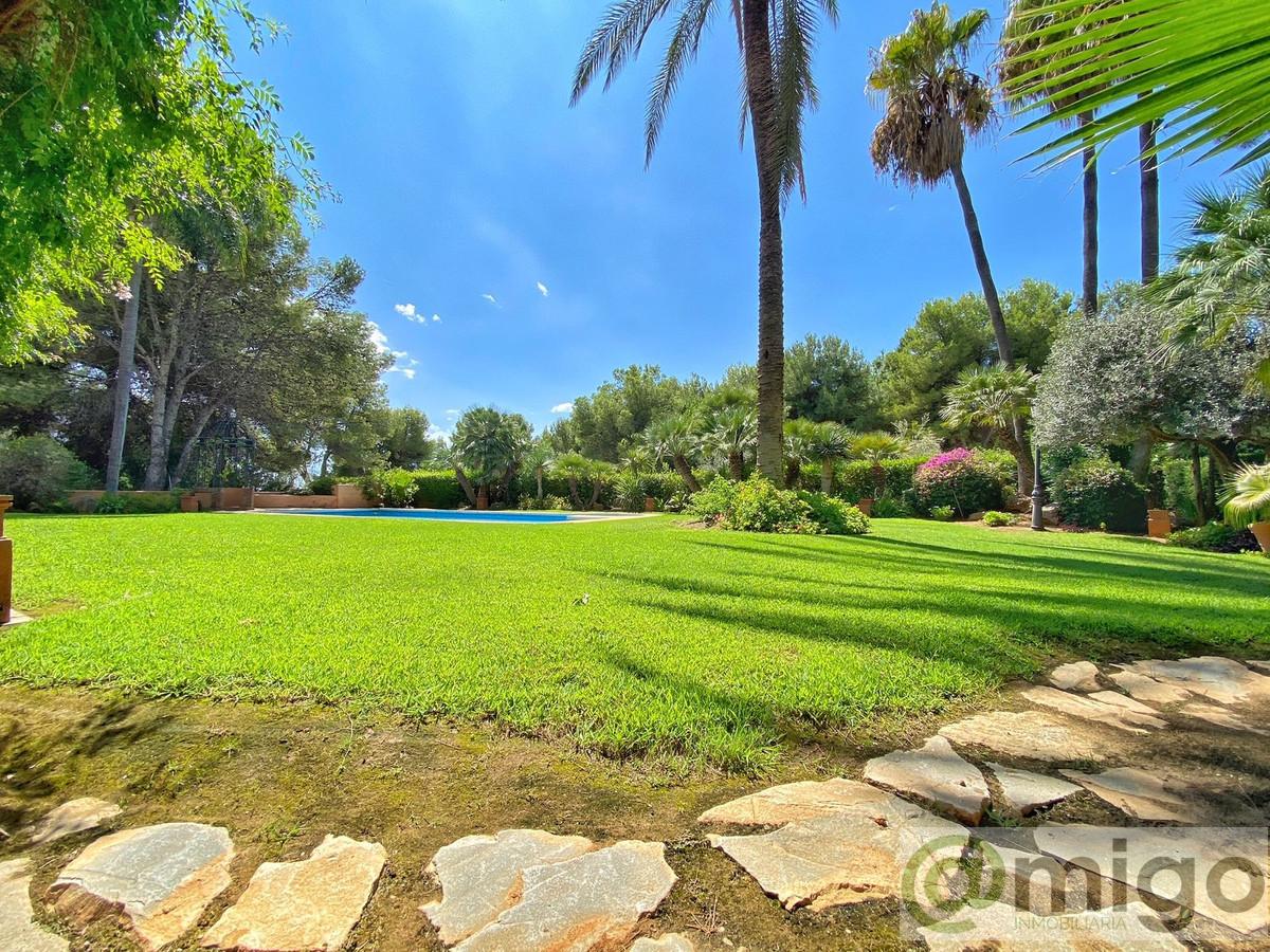 For sale of villa in Marbella
