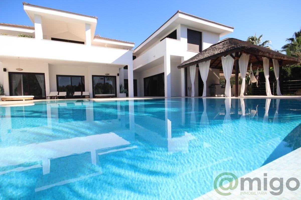 For sale of villa in Marbella