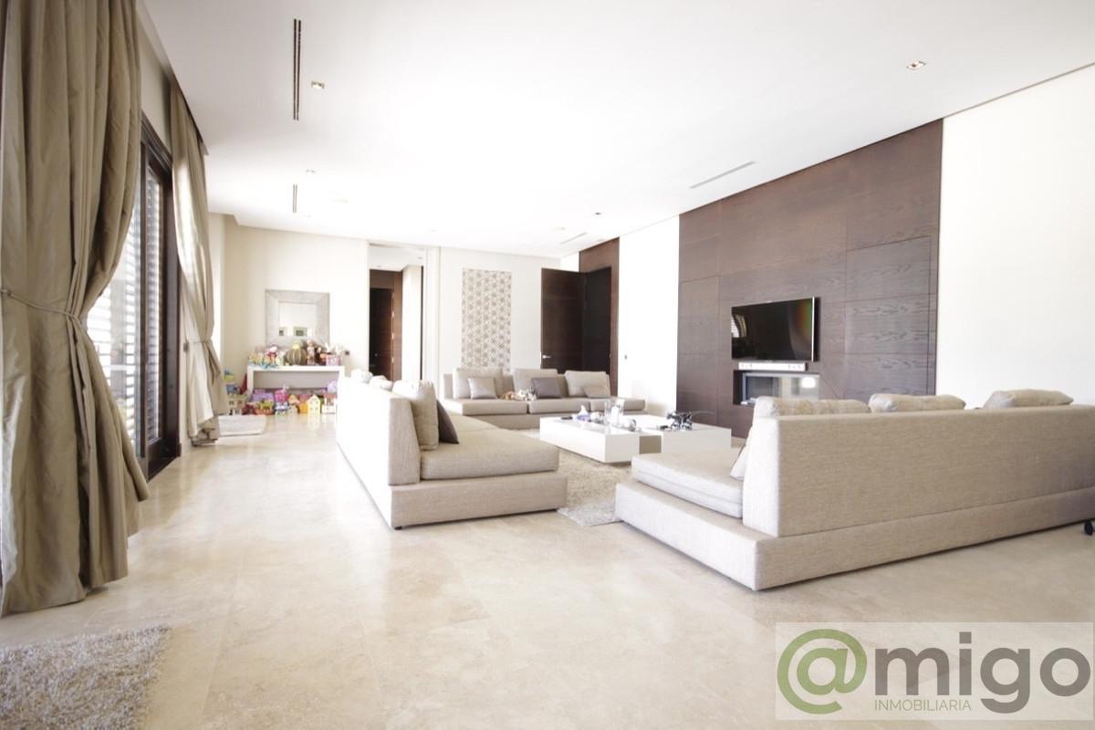 Продажа от

 Виллa на Marbella