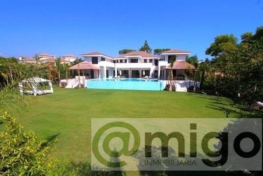 Продажа от

 Виллa на Marbella
