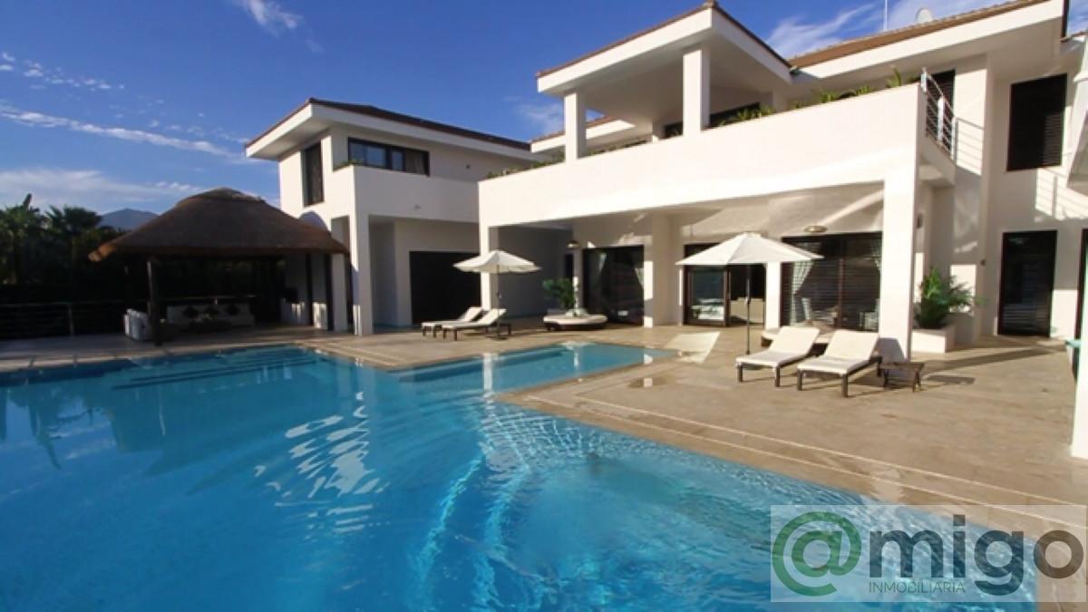 Продажа от

 Виллa на Marbella