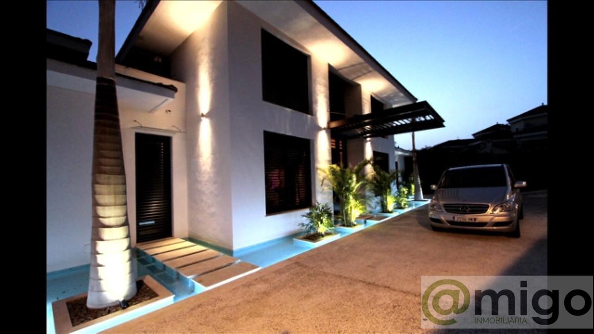 Продажа от

 Виллa на Marbella