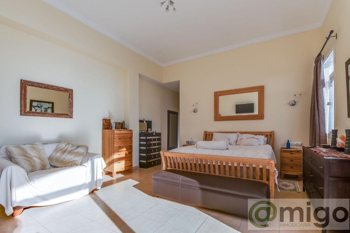 For sale of villa in Riviera del Sol