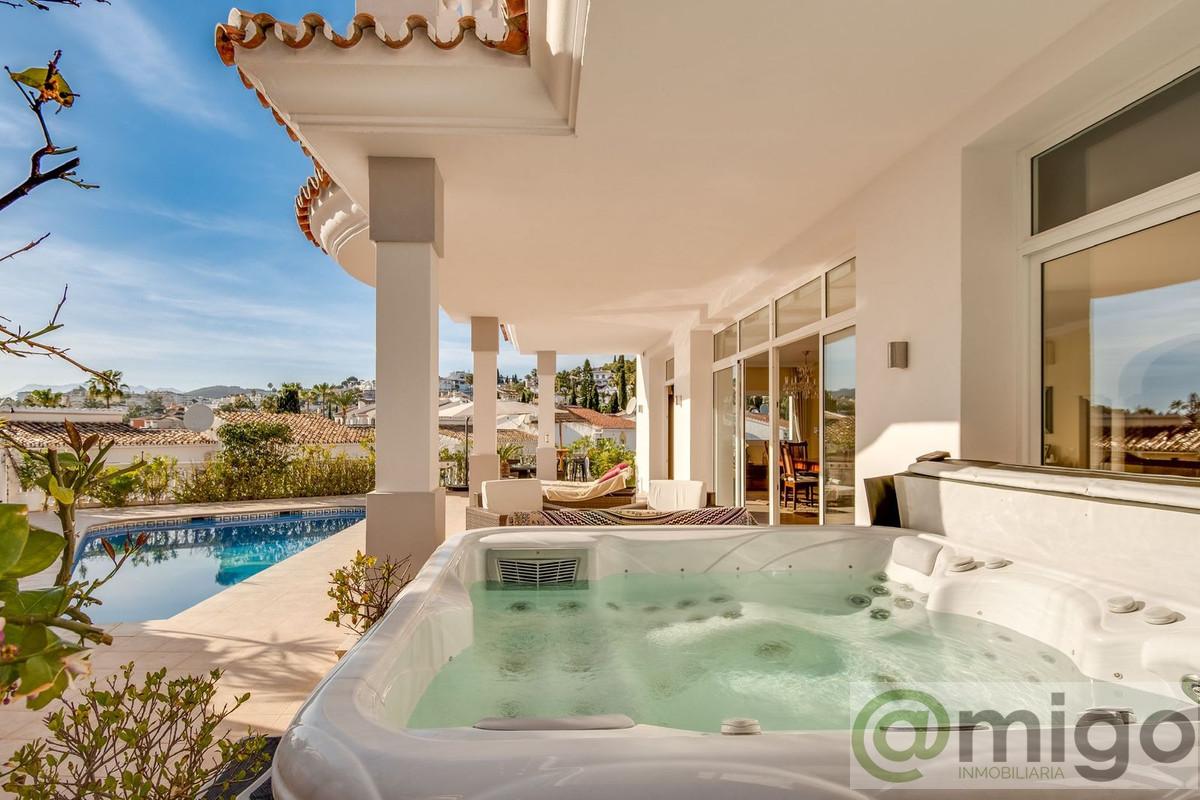 For sale of villa in Riviera del Sol