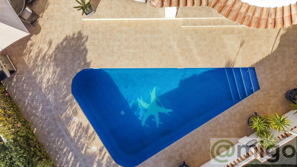 For sale of villa in Riviera del Sol