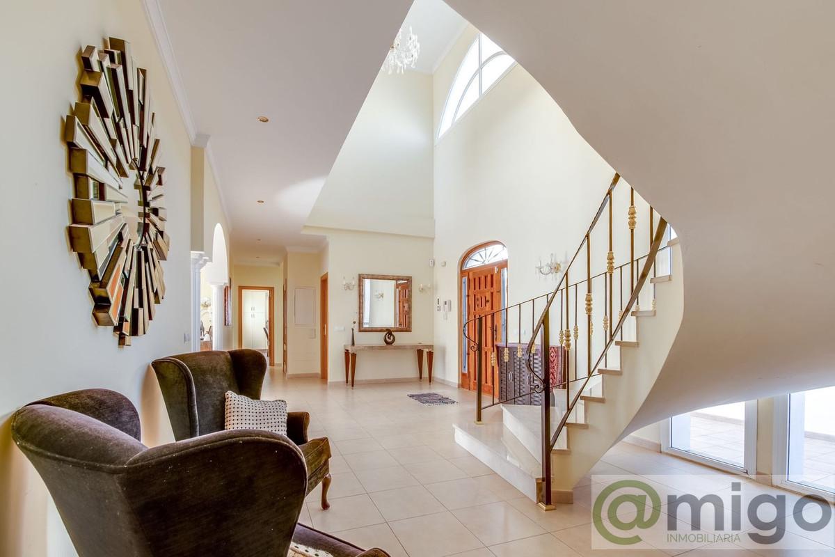 For sale of villa in Riviera del Sol