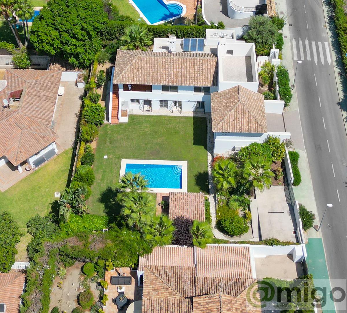 For sale of villa in El Paraiso