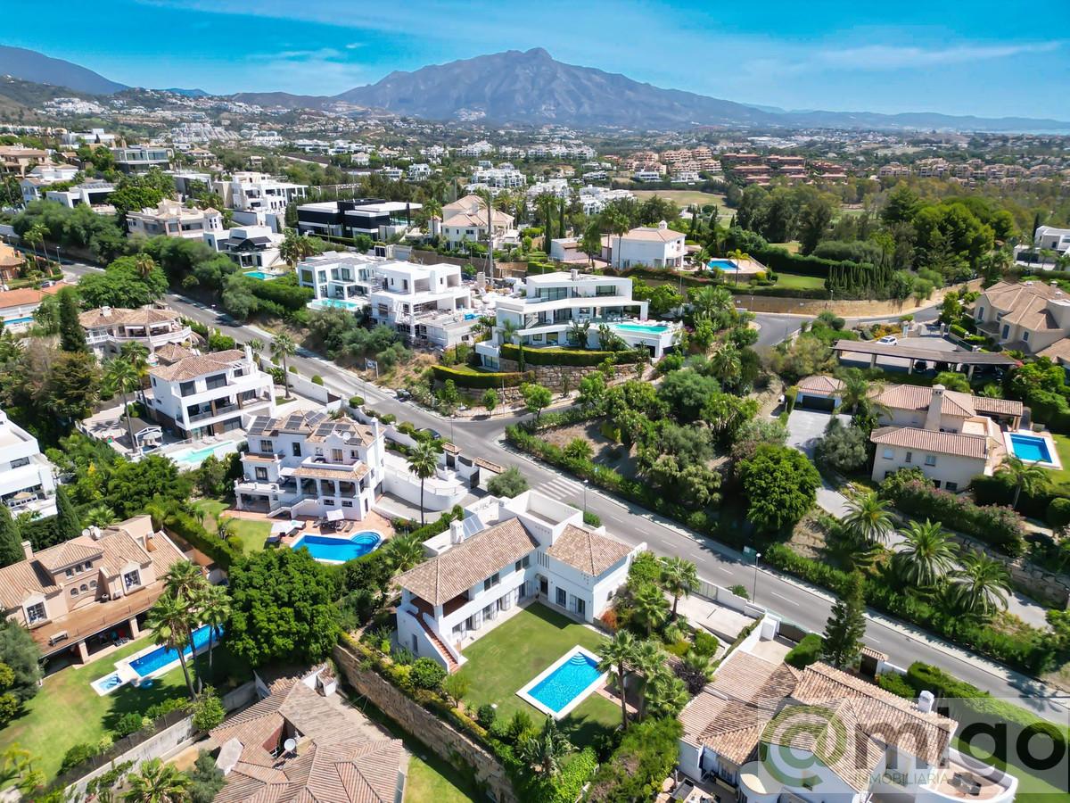 For sale of villa in El Paraiso