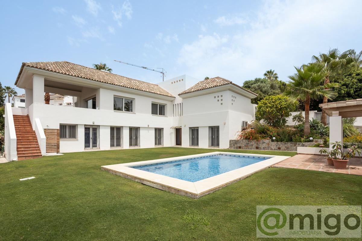 For sale of villa in El Paraiso