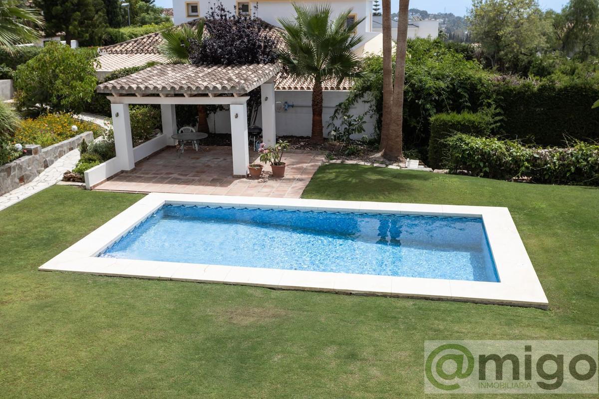 For sale of villa in El Paraiso