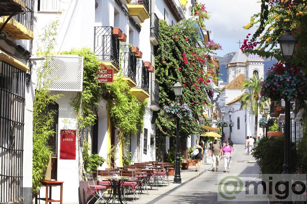 Продажа от

 Виллa на Marbella
