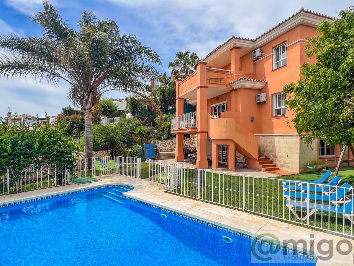 For sale of villa in Cerros del Aguila