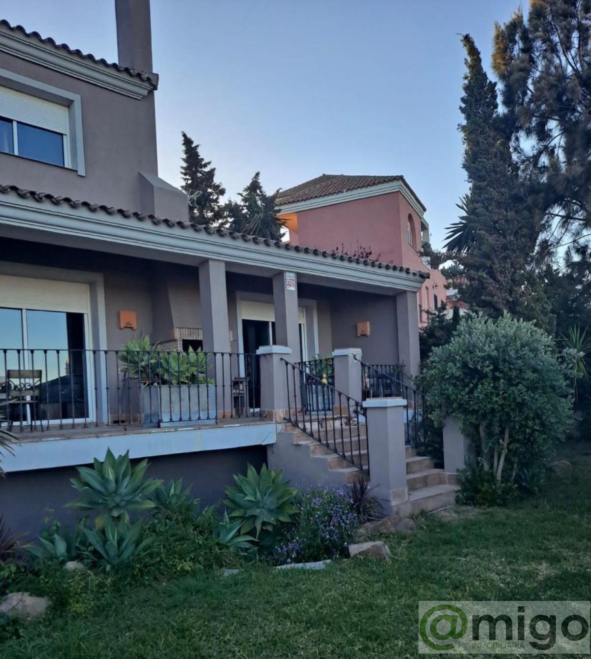 For sale of villa in Manilva