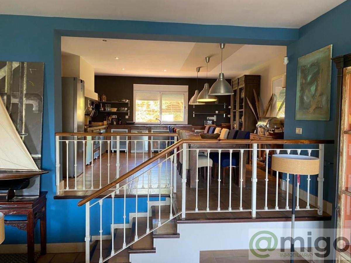 For sale of villa in Manilva