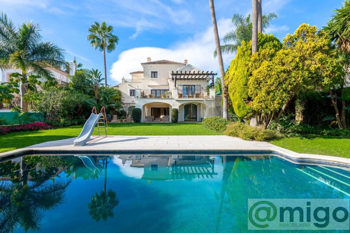 Venta de villa en Estepona