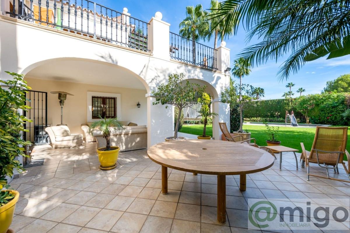 Venta de villa en Estepona