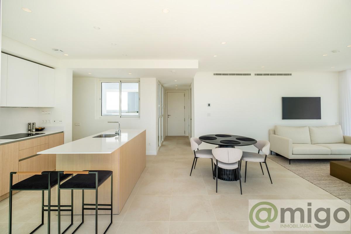 For sale of penthouse in Marbella