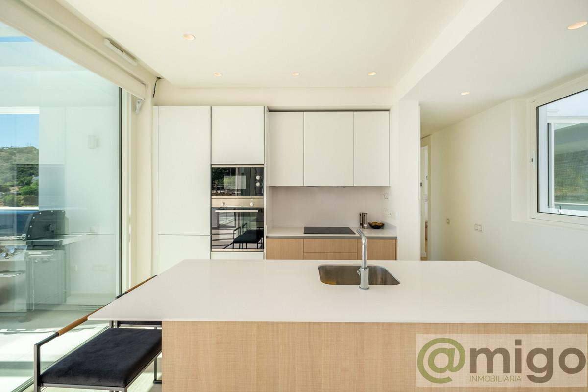 For sale of penthouse in Marbella