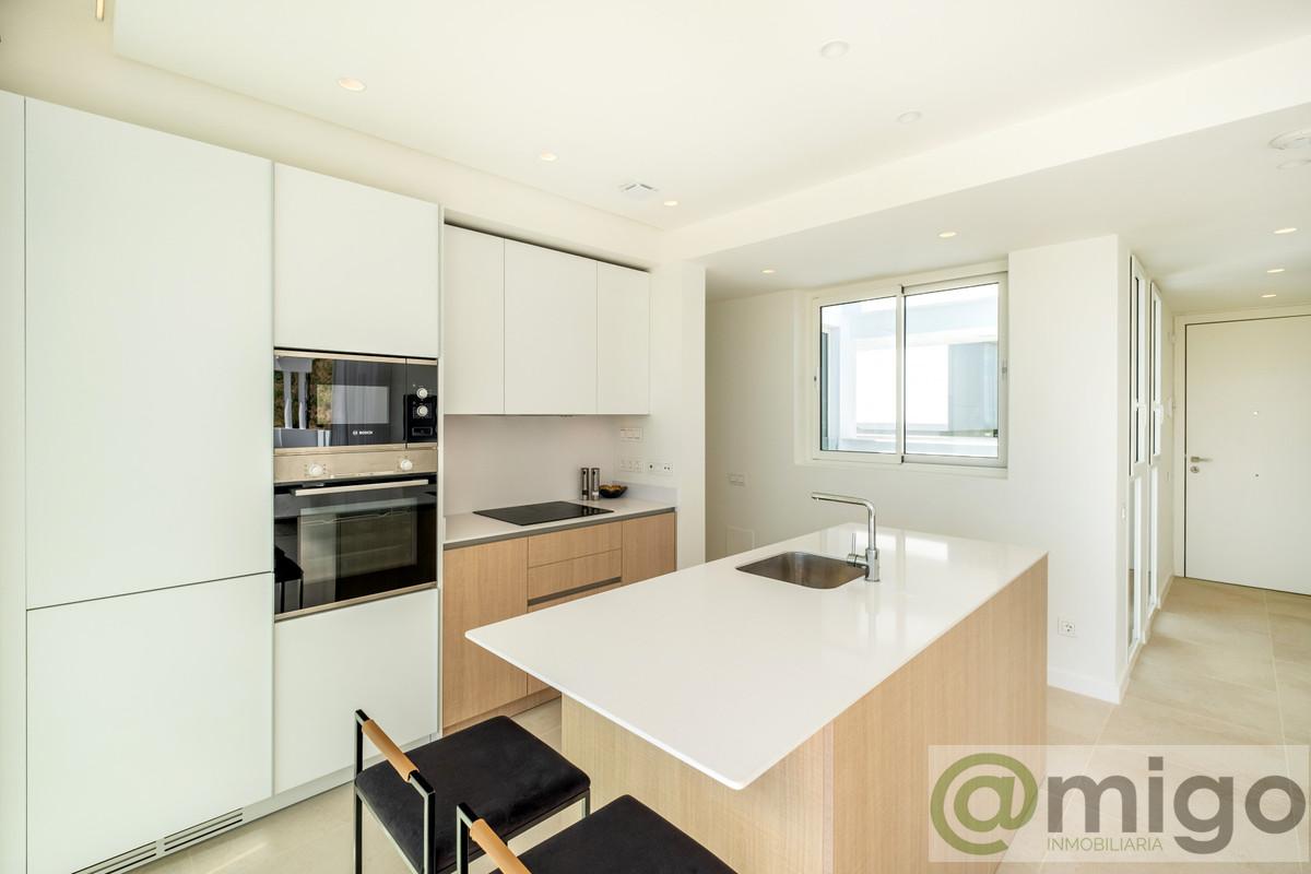 For sale of penthouse in Marbella