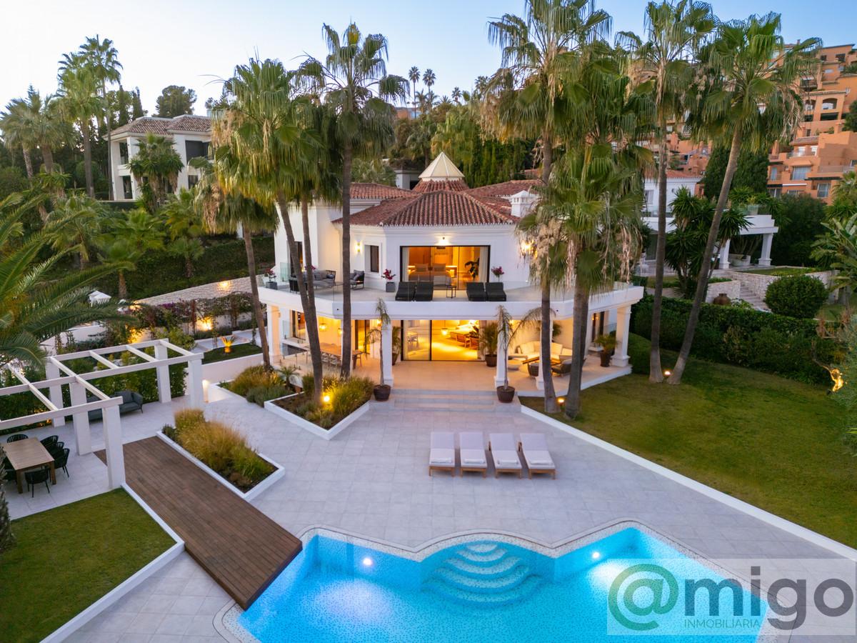 Продажа от

 Виллa на Marbella