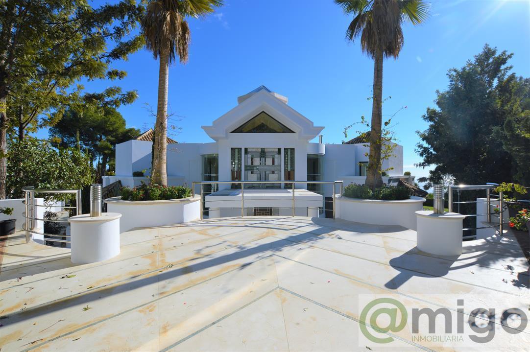 For sale of villa in Marbella