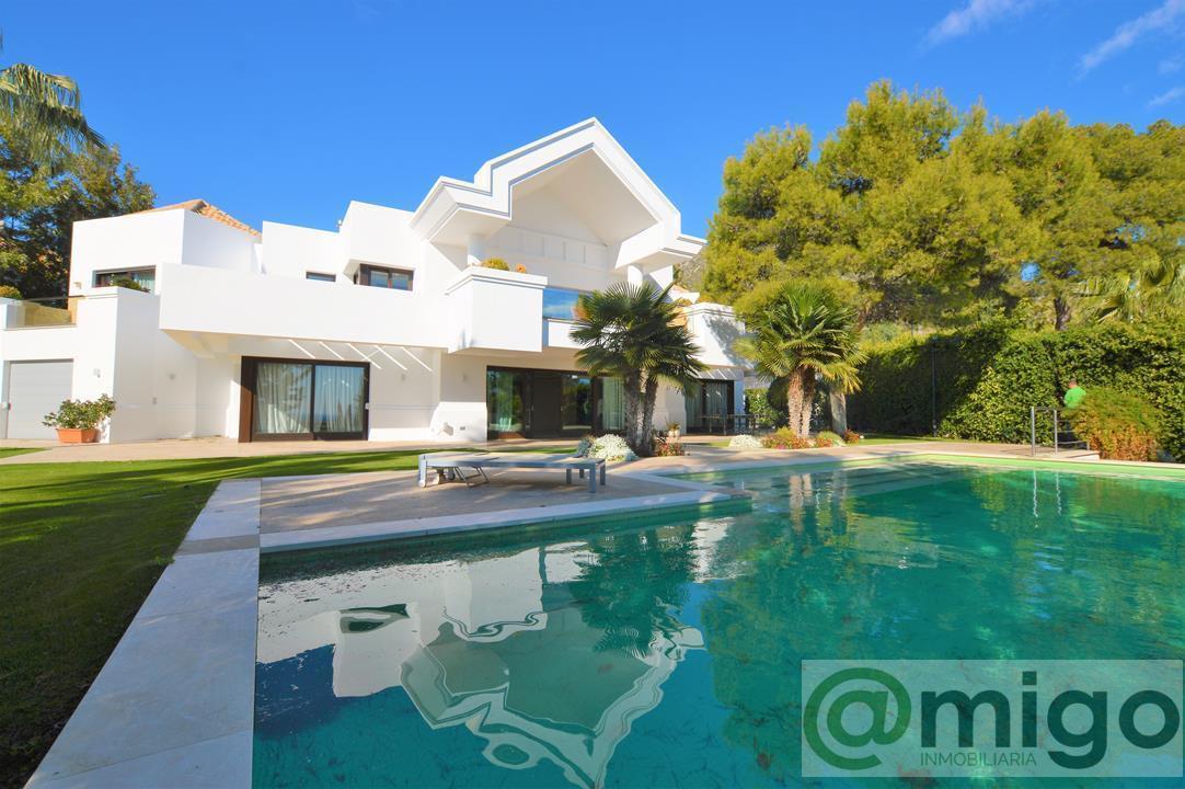 For sale of villa in Marbella