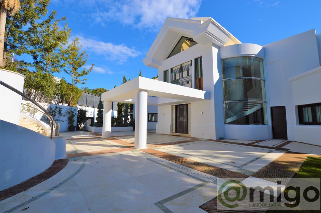 For sale of villa in Marbella