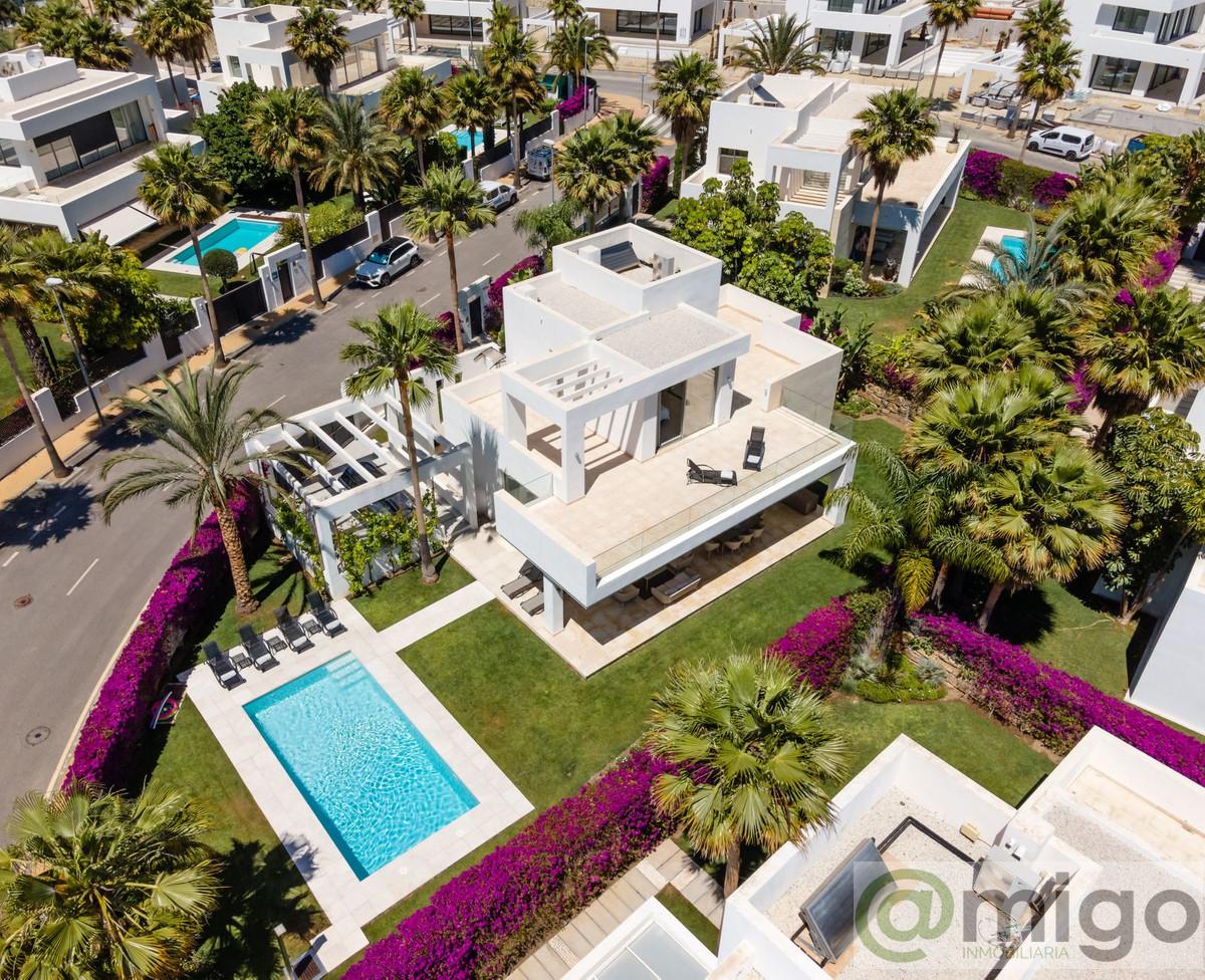 For sale of villa in Marbella