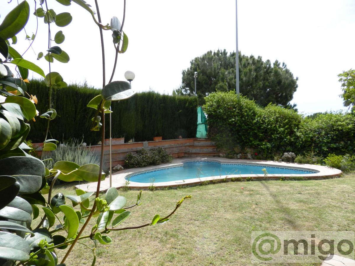 For sale of villa in La Duquesa