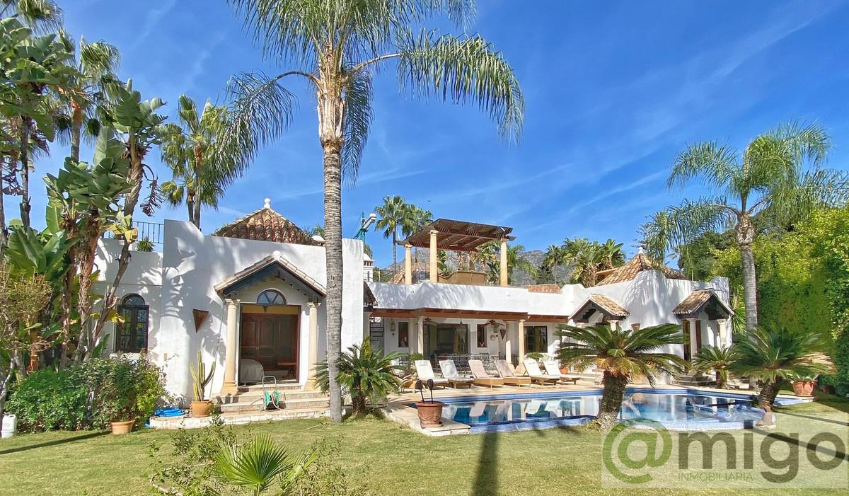 Продажа от

 Виллa на Marbella