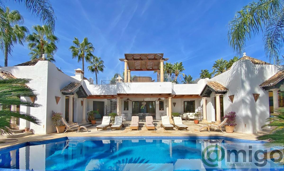 Продажа от

 Виллa на Marbella
