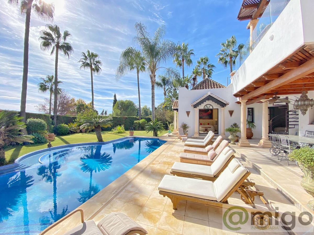 Продажа от

 Виллa на Marbella