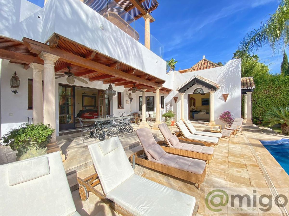 Продажа от

 Виллa на Marbella