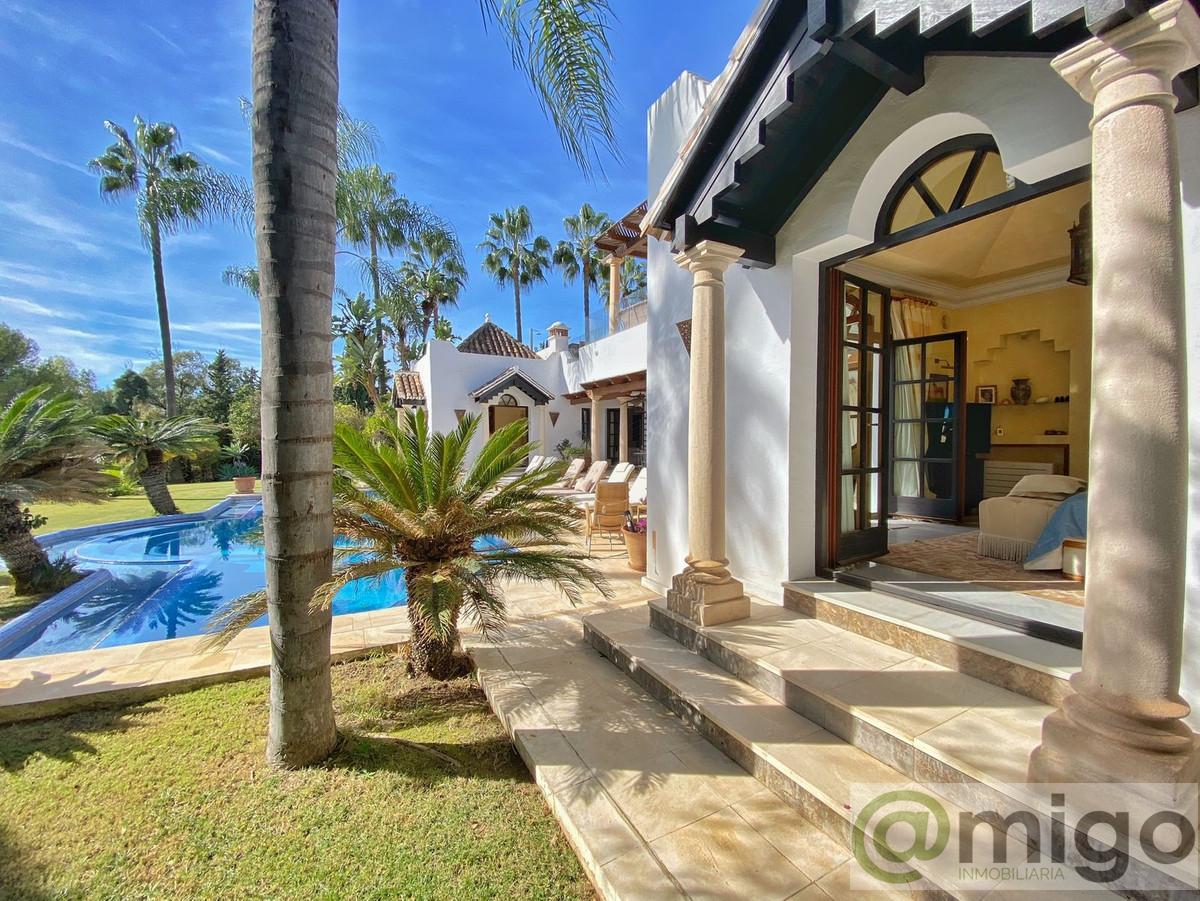 Продажа от

 Виллa на Marbella