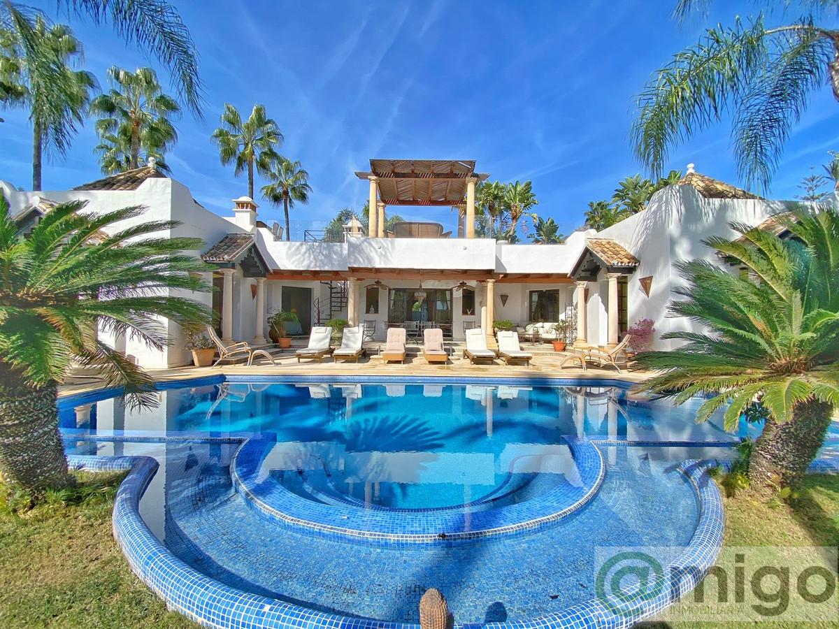 Продажа от

 Виллa на Marbella