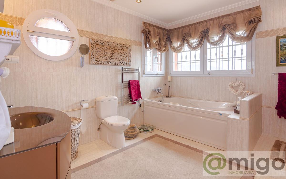 Venta de villa en La Cala de Mijas