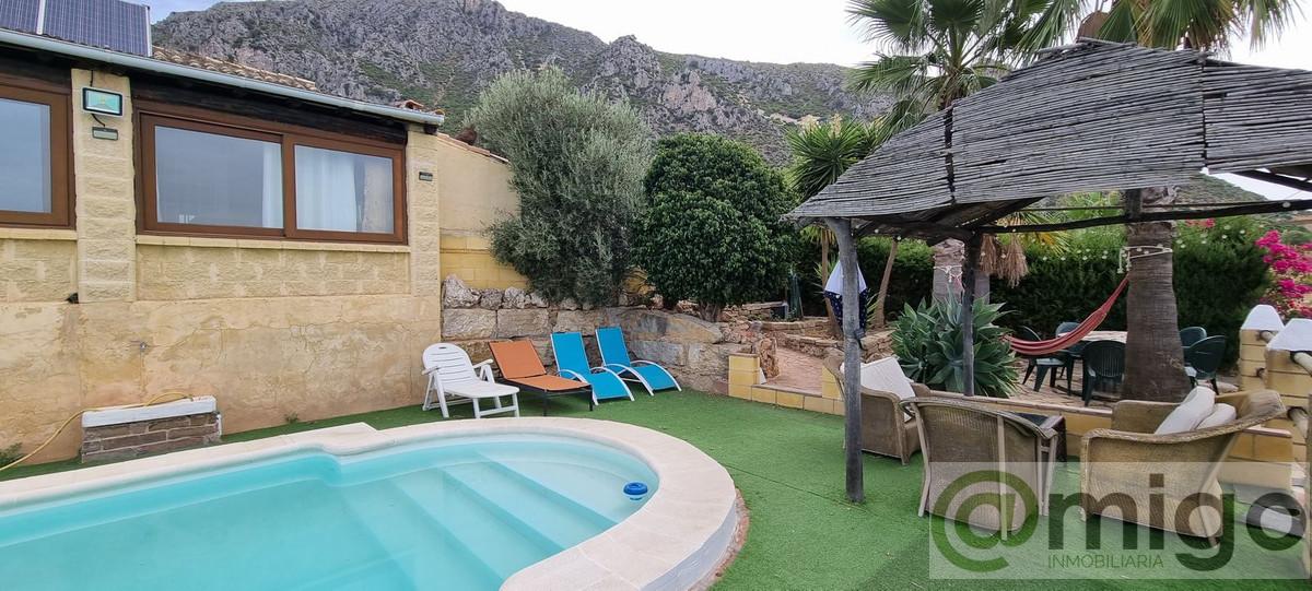 For sale of villa in Casares