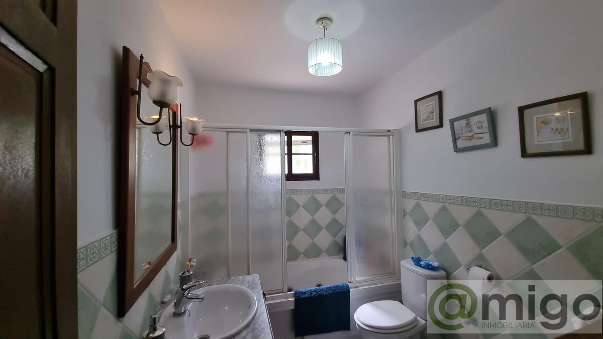 For sale of villa in Casares