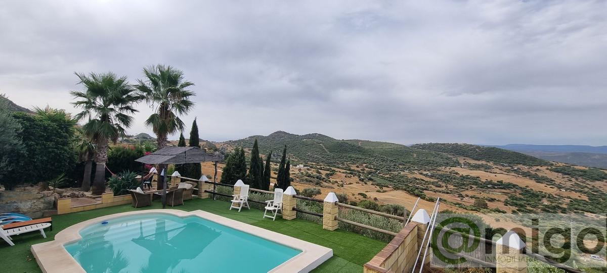 For sale of villa in Casares