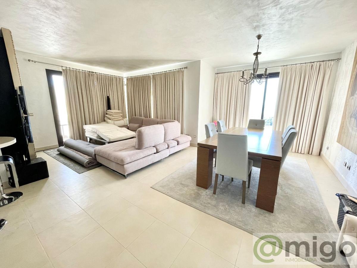 For sale of penthouse in Marbella