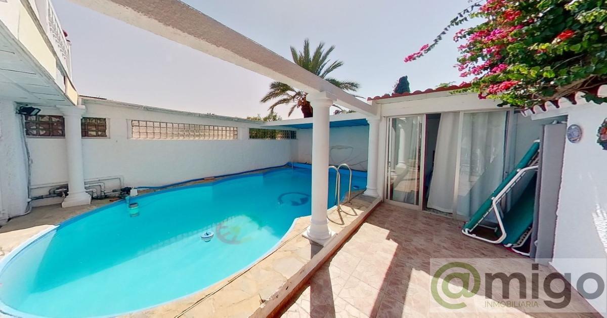 Venta de villa en Costabella