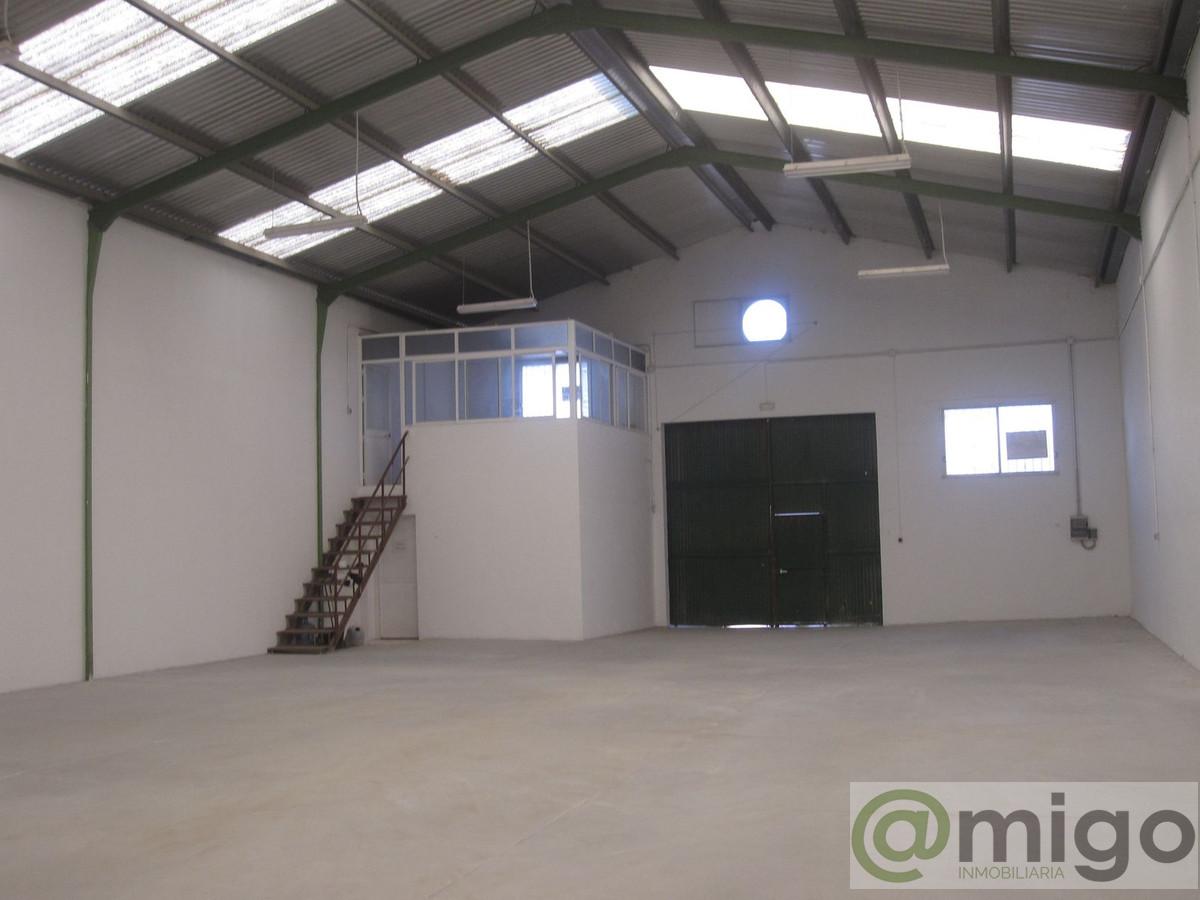 Venta de local en Estepona