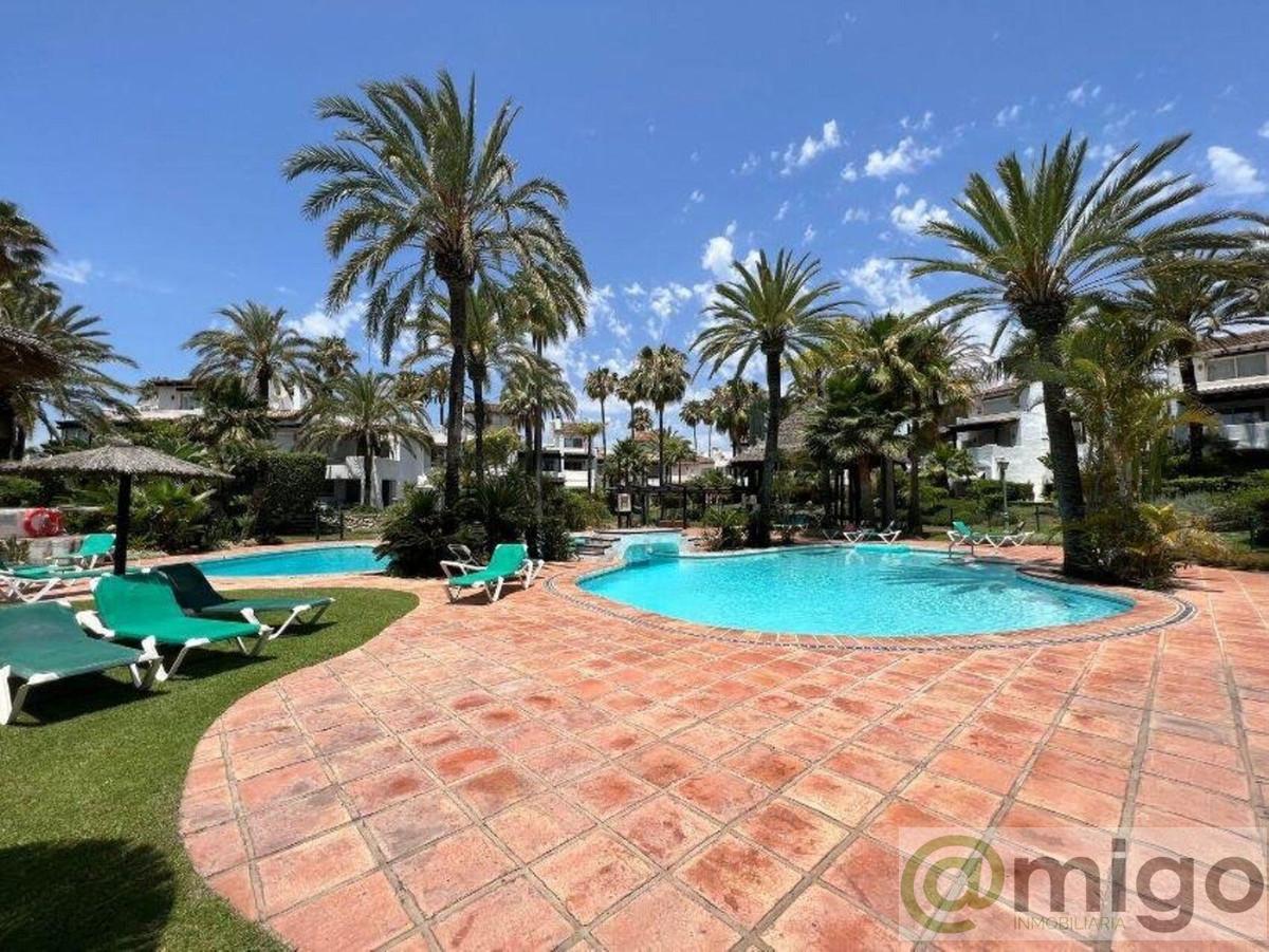 Продажа от

 Виллa на Costalita