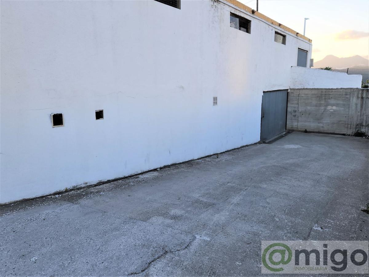 Venta de local en Manilva