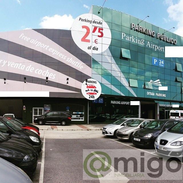 For sale of commercial in Málaga