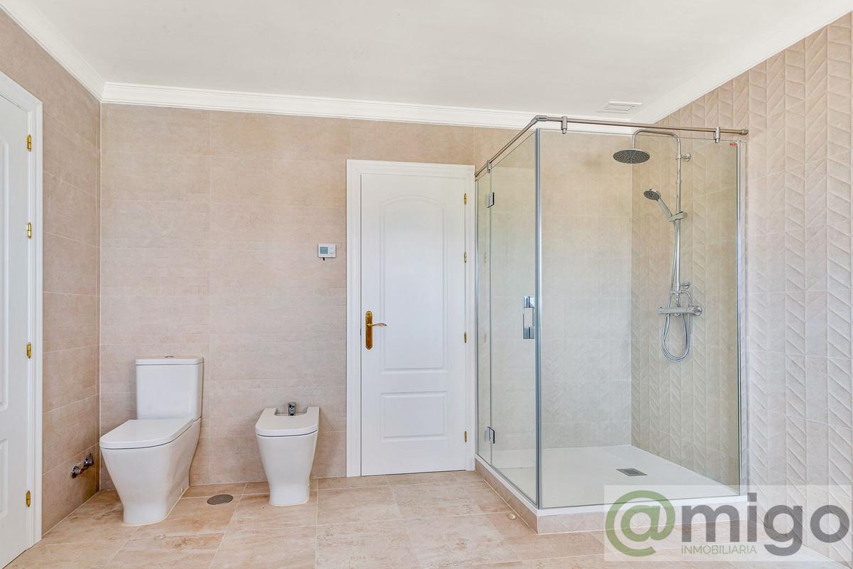 For sale of villa in La Cala Golf