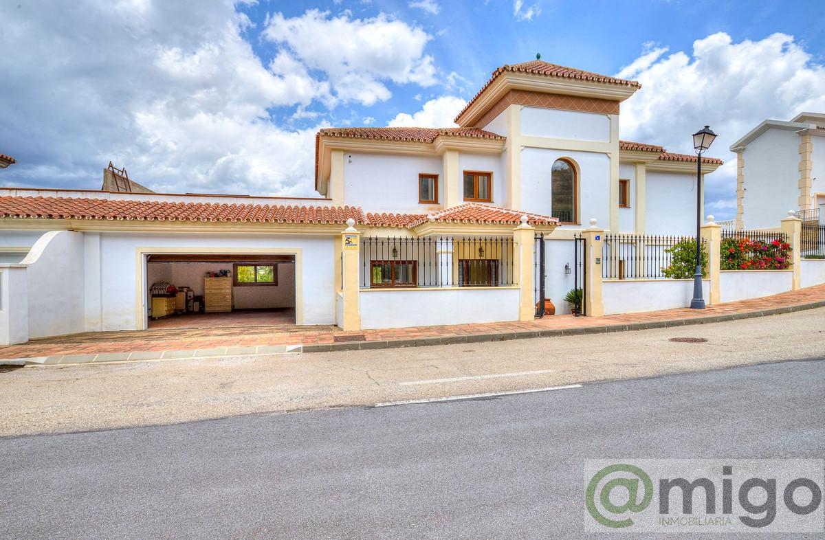 For sale of villa in La Cala Golf