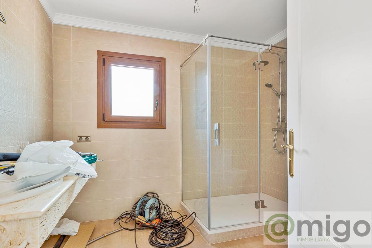 For sale of villa in La Cala Golf